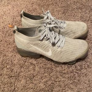 vapor max fly knit shoes